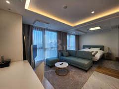 A dream-like penthouse 0th image