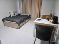 Studio apartment in Hongdae 8th image