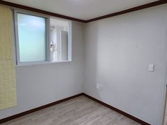 Spacious and Bright 32-Pyeong Home in Dongduc 7th image