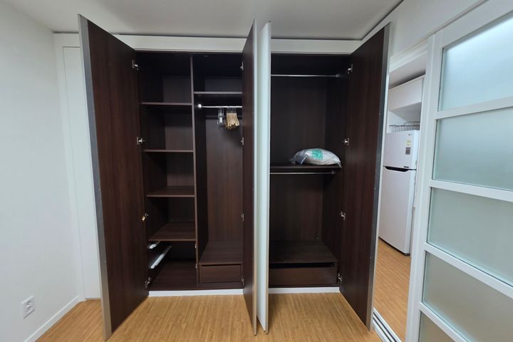 평촌역풀옵14평.침대2 15번째 이미지