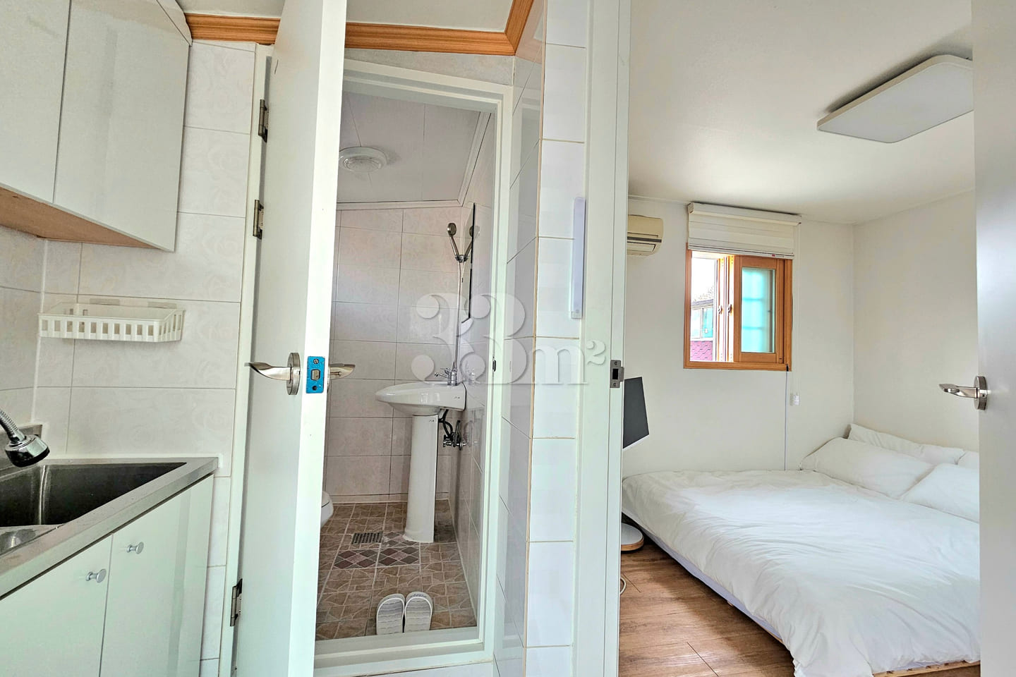 Standalone rooftop unit, 2 minutes from Sungk 9th image