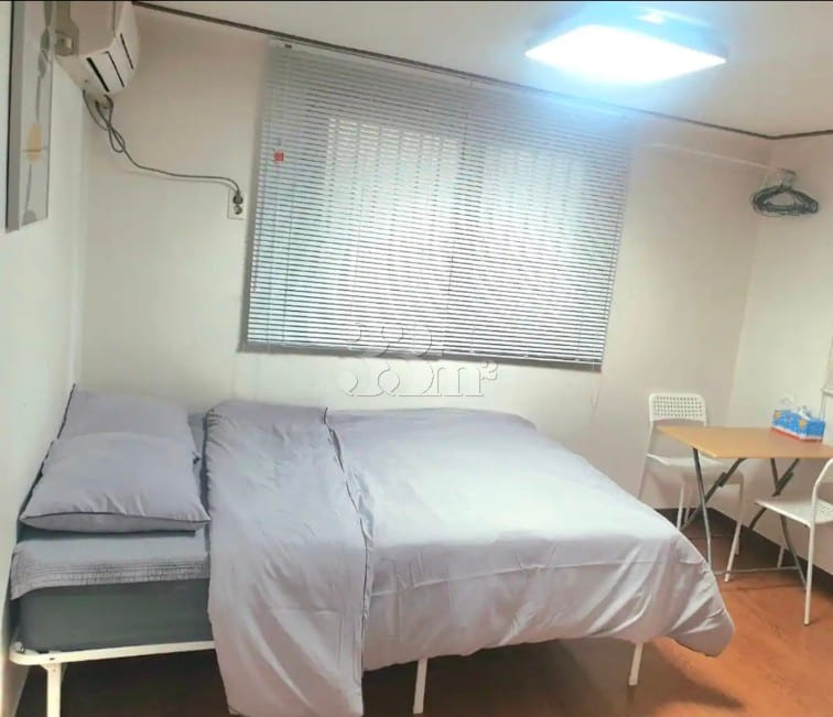 Room 203 9th image