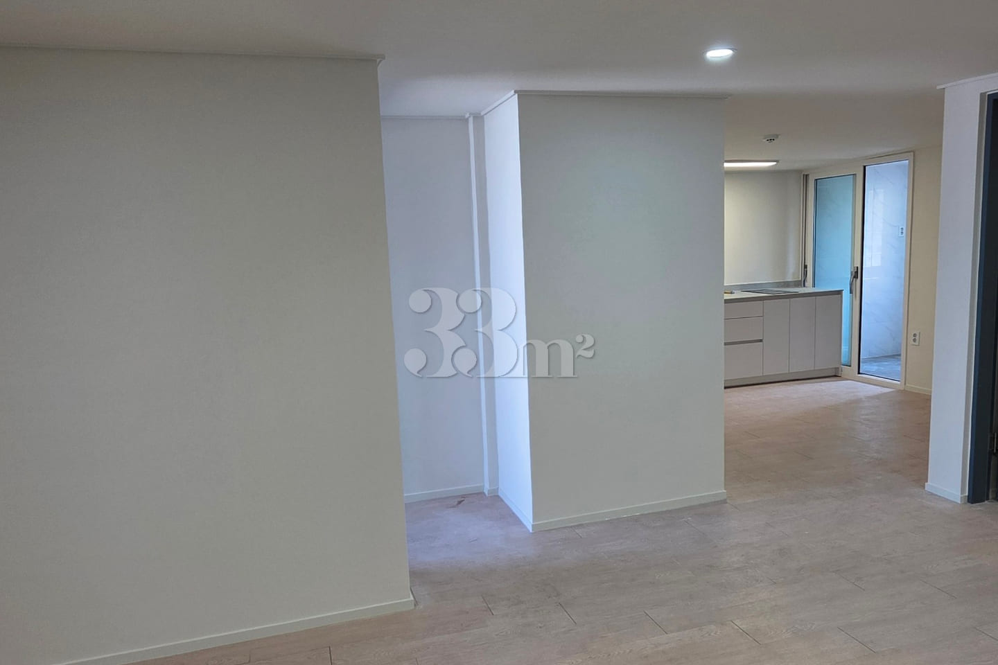 Spacious 2-bedroom unit + rooftop terrace 15th image