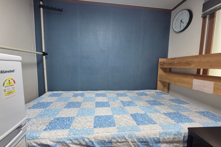 Spacious and clean near the back gate of Chon 11th image