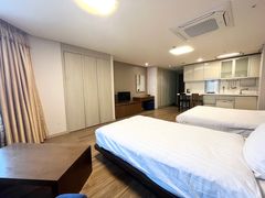 Spacious studio apartment near Seodaemun Stat 5th image