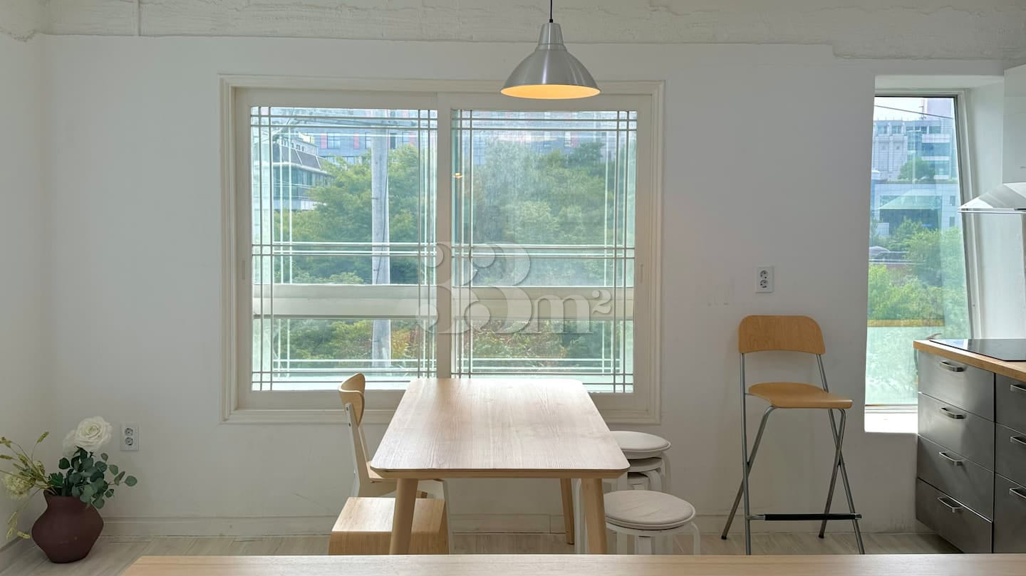 4-bedroom duplex with a spacious park view 5th image