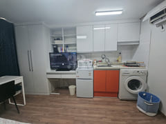 Clean and affordable studio apartment. 5th image