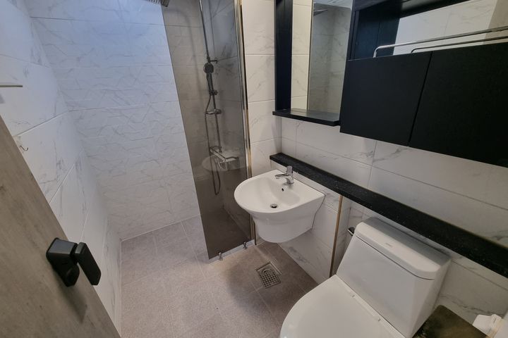 2-bedroom unit in a trendy area of Millak-don 8th image
