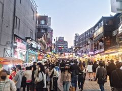 3 minutes from Hongik University Station / Lu 15th image