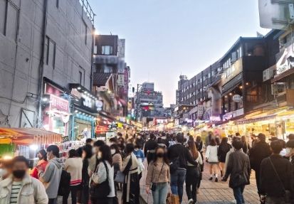 3 minutes from Hongik University Station / Lu 15th image
