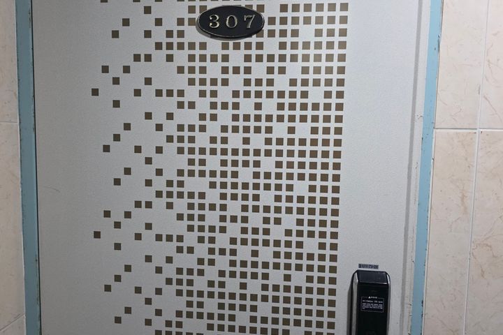 Room 307 0번째 이미지