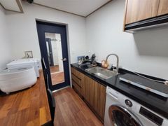 Fully furnished unit, 5-minute walk from Jams 7th image