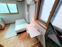 Large window, quiet and cozy 306 3th image