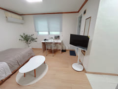 3 minutes from Sinnonhyeon Station, Gangnam a 3th image