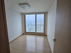Popular Listing_View-tastic Apartment for Ful 11th image