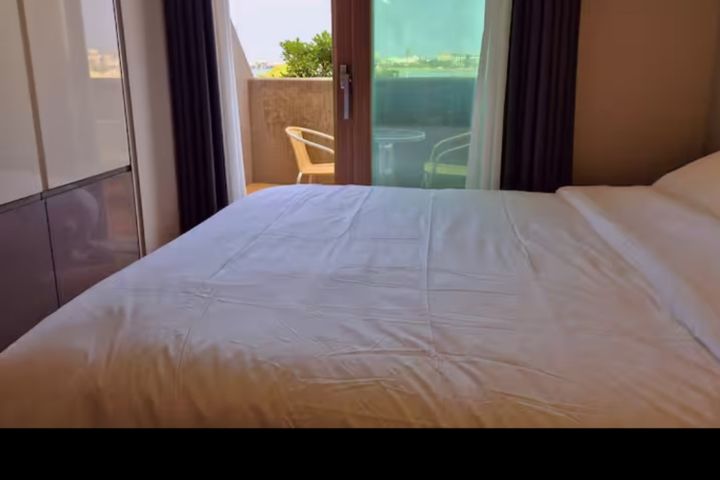 An attractive accommodation with a sea view. 2th image