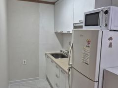 Renovated Studio Apartment 2 in Chojeon-dong 2th image