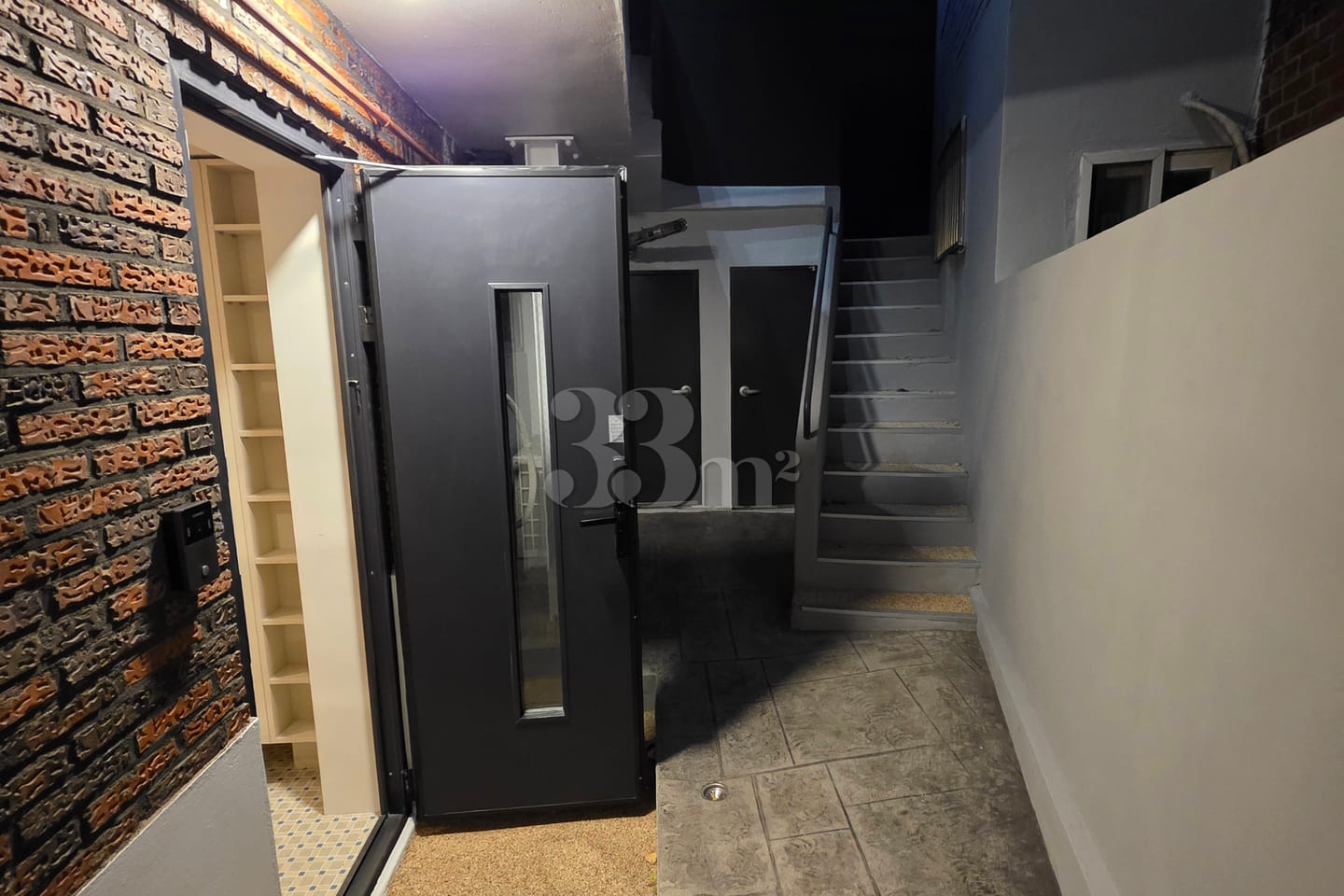 Studio apartment with a large bathtub in Itae 11th image