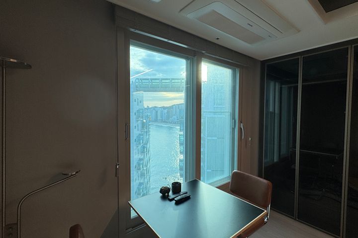 Gwangalli 🏝️ Monotone 🩶 Officetel 3th image