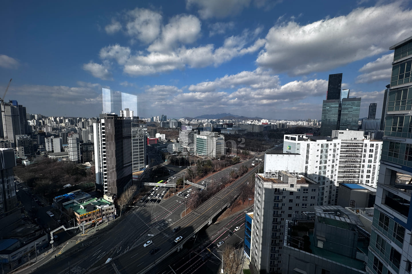 Newly built officetel with a view of Yeouido 5th image
