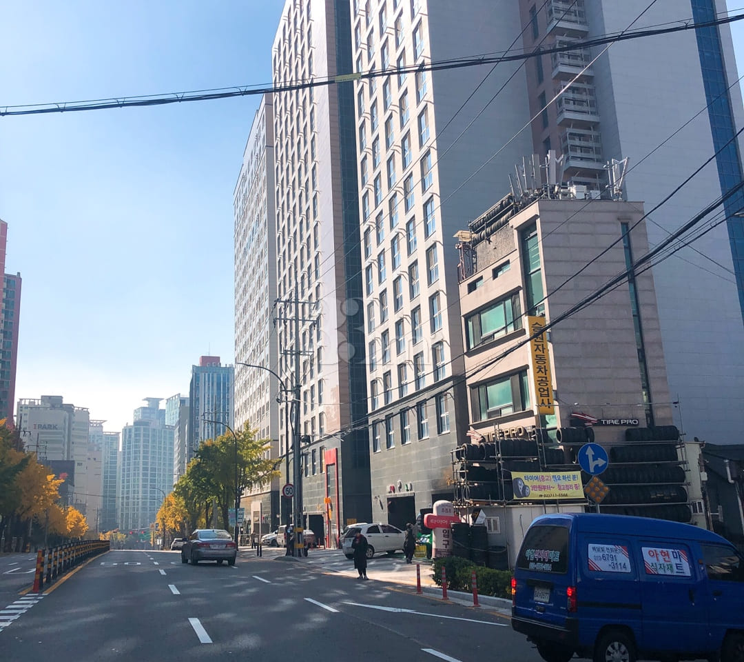 Clean officetel near Gongdeok Station 6th image