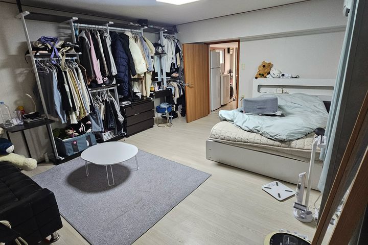 Spacious, 2-minute walk from Hansung Universi 1th image