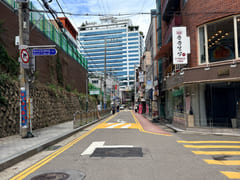 3 minutes from Hongik Univ. Station - R32 17th image