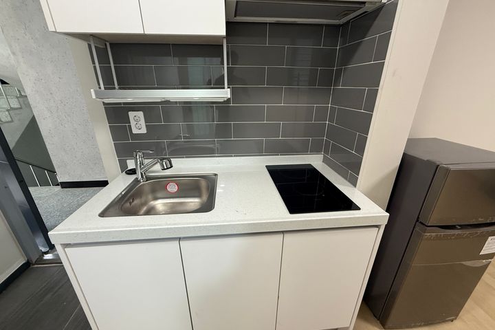 Room a 6-minute walk from Songtan Station 3th image