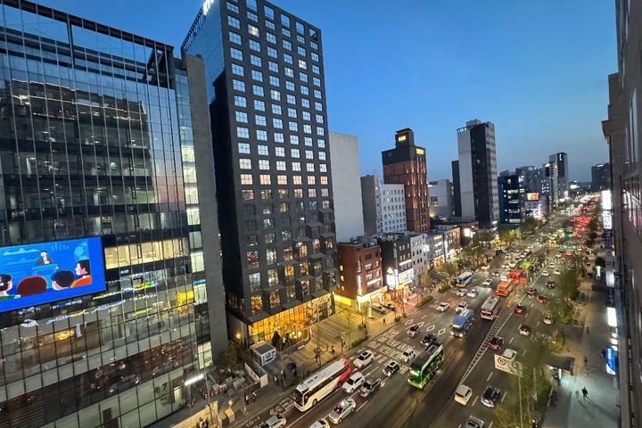 Hongdae Super Prime Location City View ☀️ 15th image