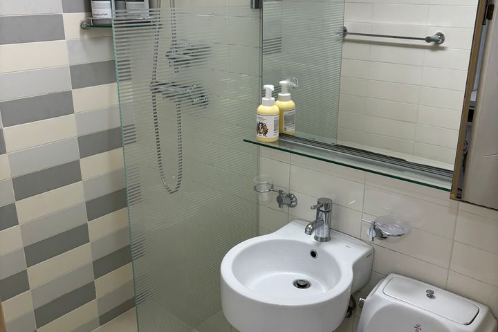 Gangnam Station, 1-minute walk, fully furnish 12th image