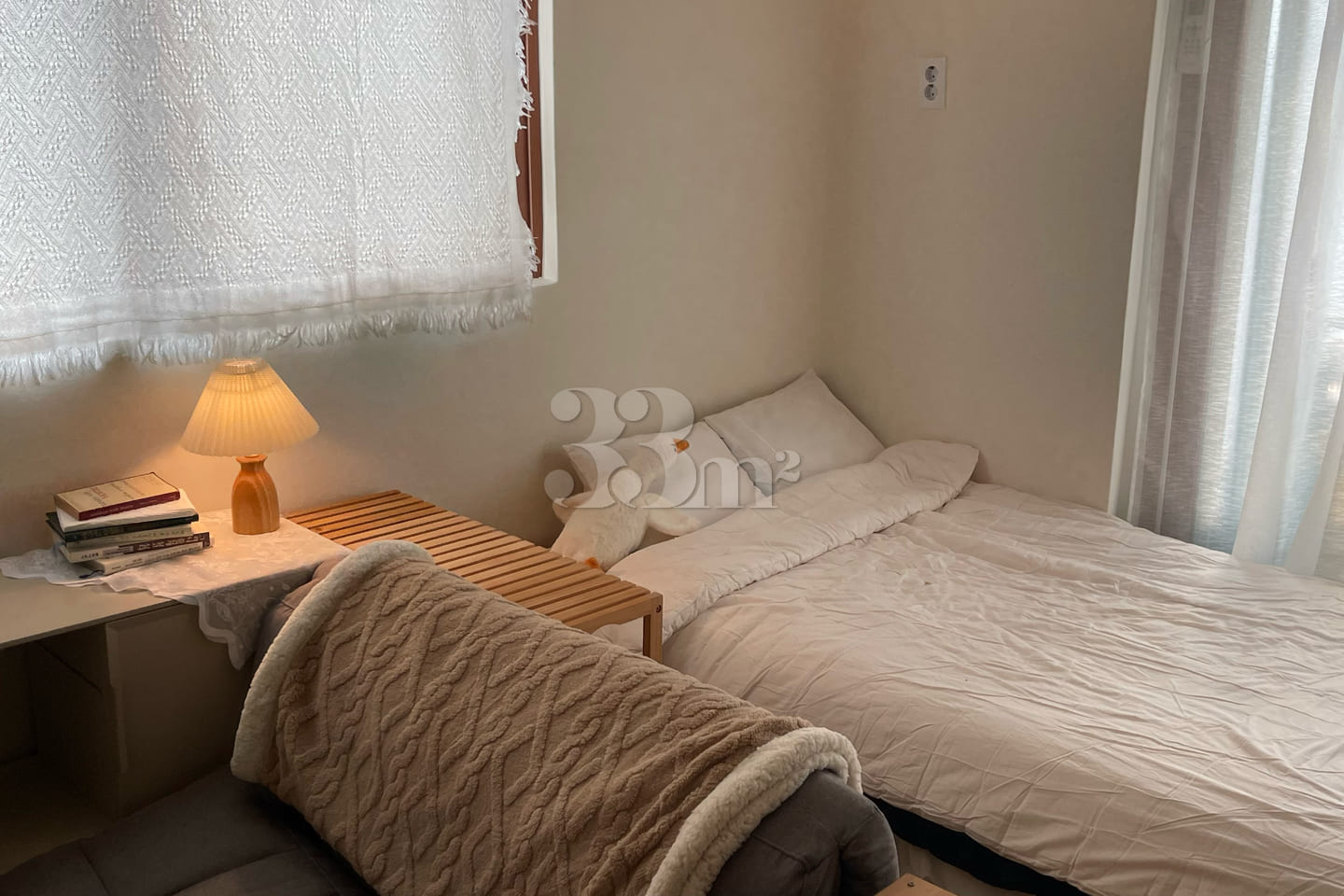 Spacious studio near Hapjeong and Hongdae sta 2th image