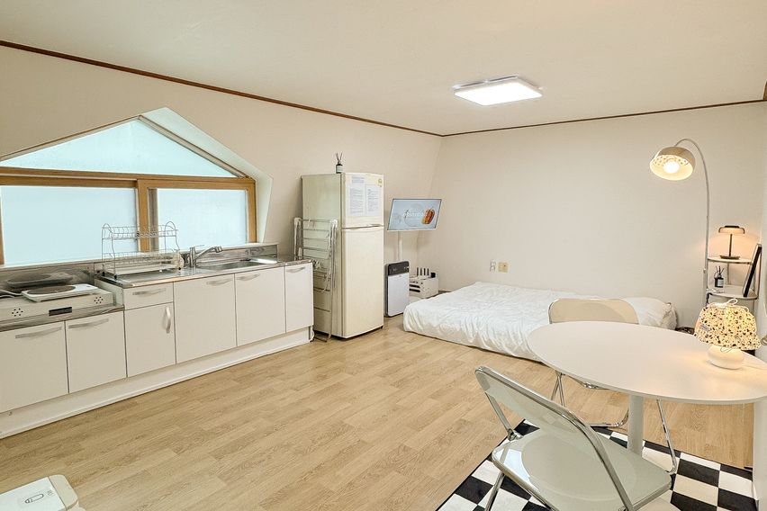 홍대 초역세권 넓은원룸 15번째 이미지