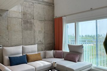 Yeongjongdo 3-Story Seaside House