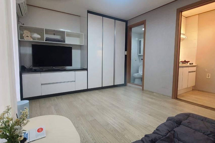 Pyeongtaek University 1th image