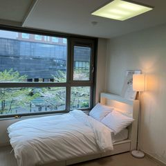 2 minutes from Gudi Station 🌟 Great for sunb Unit Image