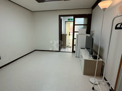 It's clean and quiet. 6th image