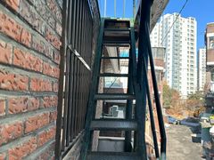 A spacious rooftop house 2th image