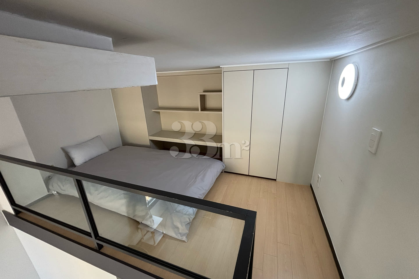 Loft-style officetel near Hoegi Station 6th image