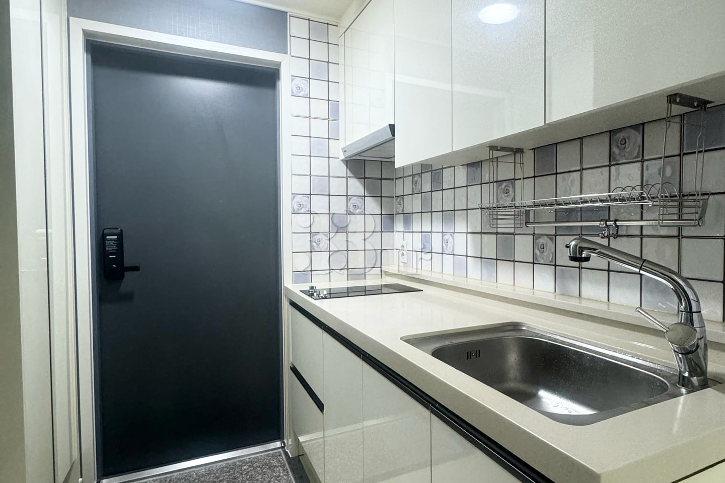 Clean studio apartment, 5 minutes from Yongmu 5th image