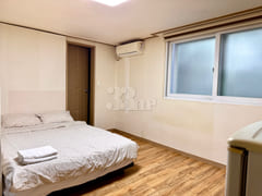 2 minutes from Nonhyeon Station (studio apart 1th image