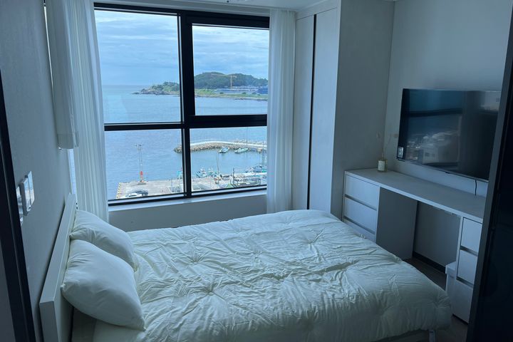 *Ocean House*π 1th image