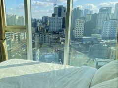 퀸침대호텔침구통창뷰✨ 1번째 이미지