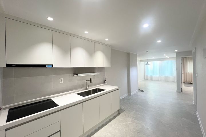 5 minutes from Achasan Station, parking avail 1th image