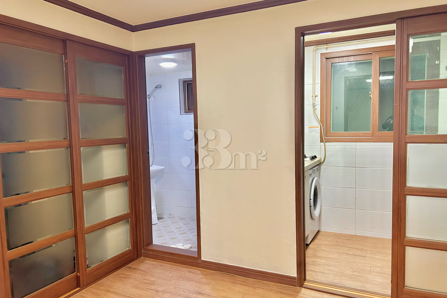 4-Person Room “2 Queen Beds” 5th image