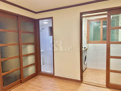 4-Person Room “2 Queen Beds” 5th image