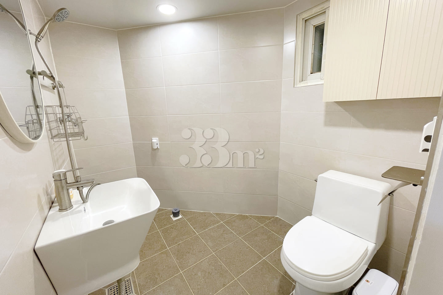 Fully furnished two-room unit, 1 minute from  8th image