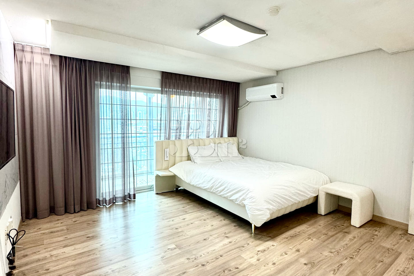 Large-sized unit with an ocean view on Dalmaj 8th image