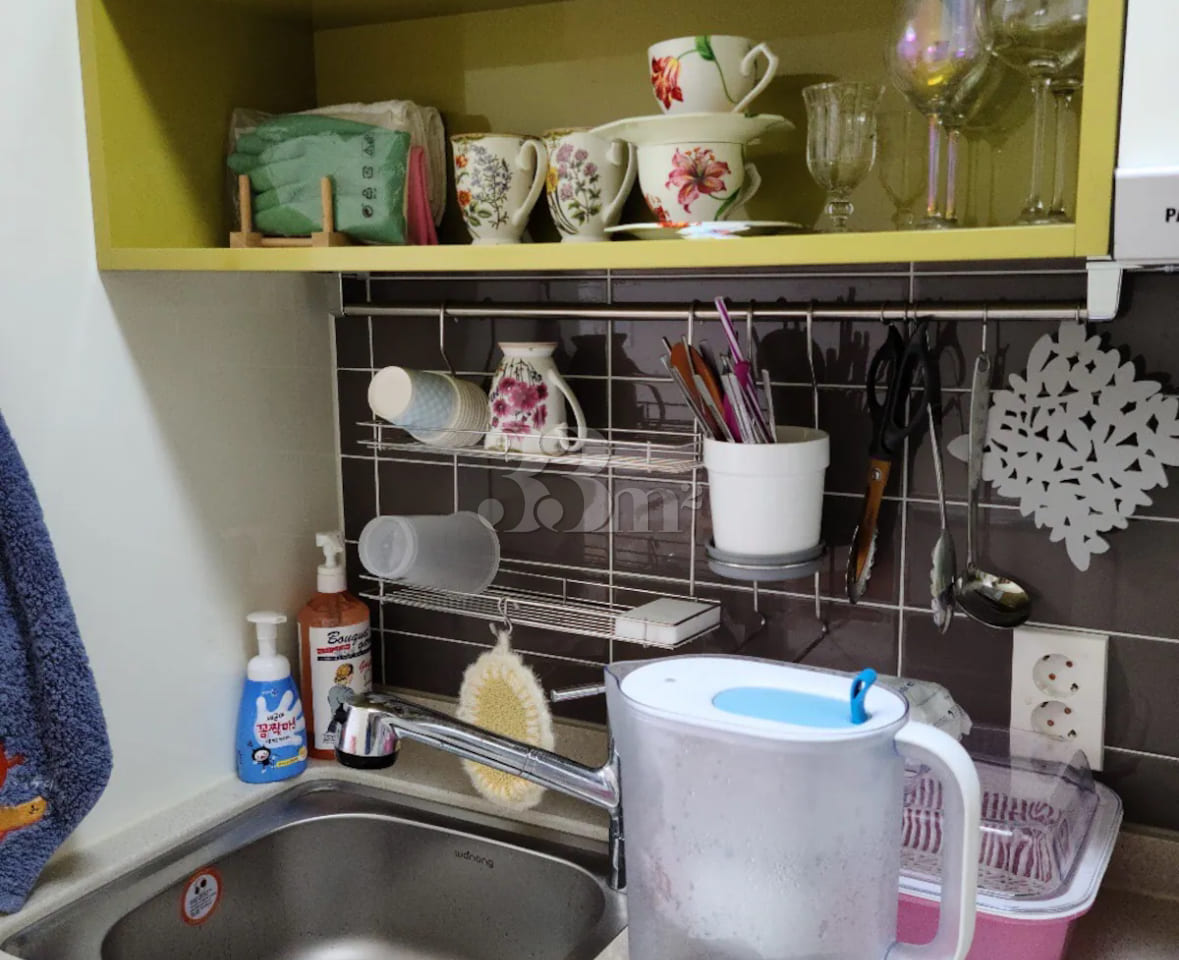 Fully furnished studio apartment in Jungmun w 6th image