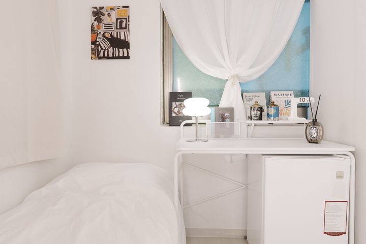 Room 301 7th image