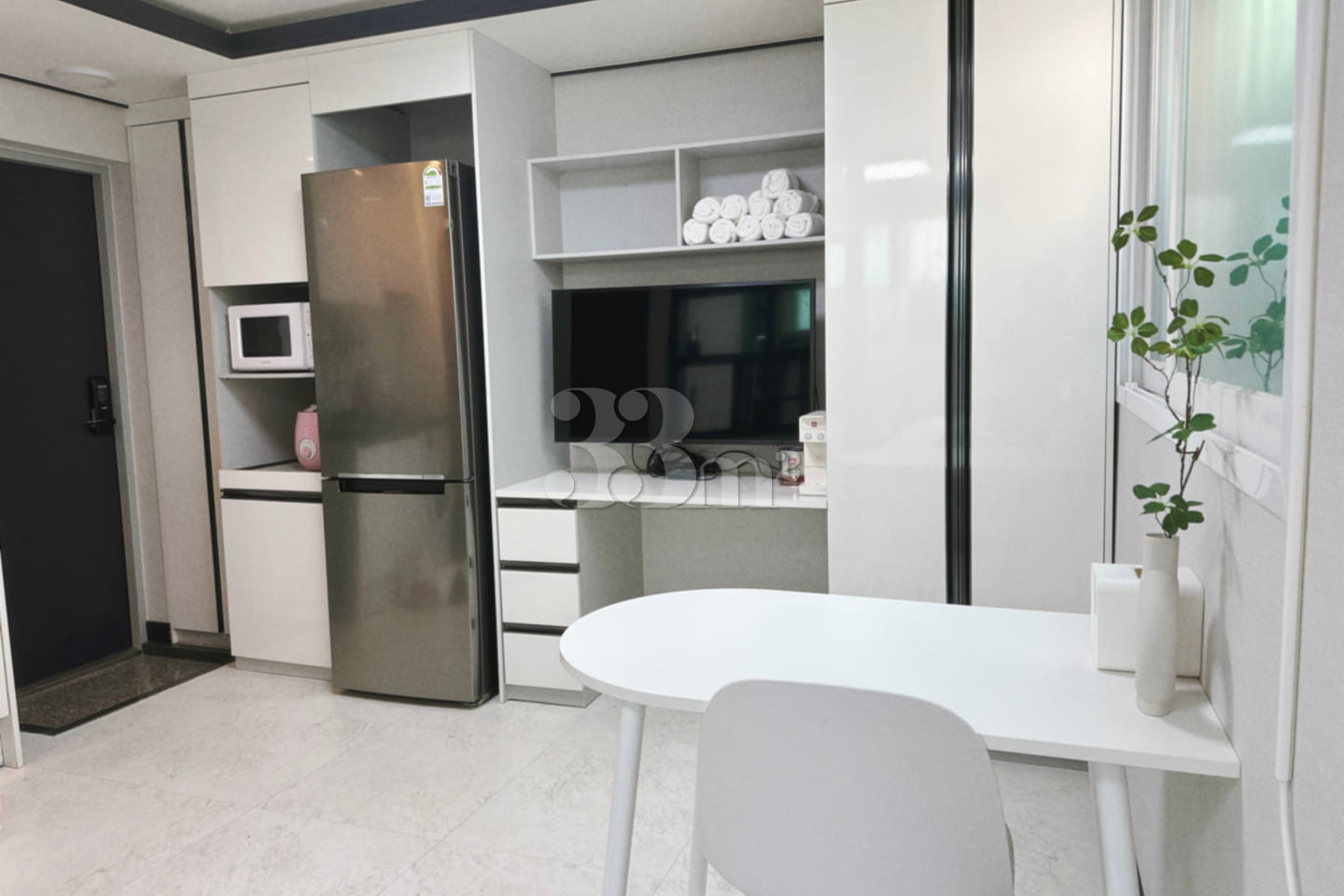 Quiet, newly built home within walking distan 0th image